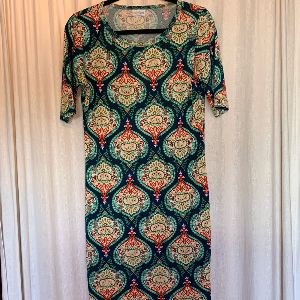 EUC LuLaRoe Julia Dress size M